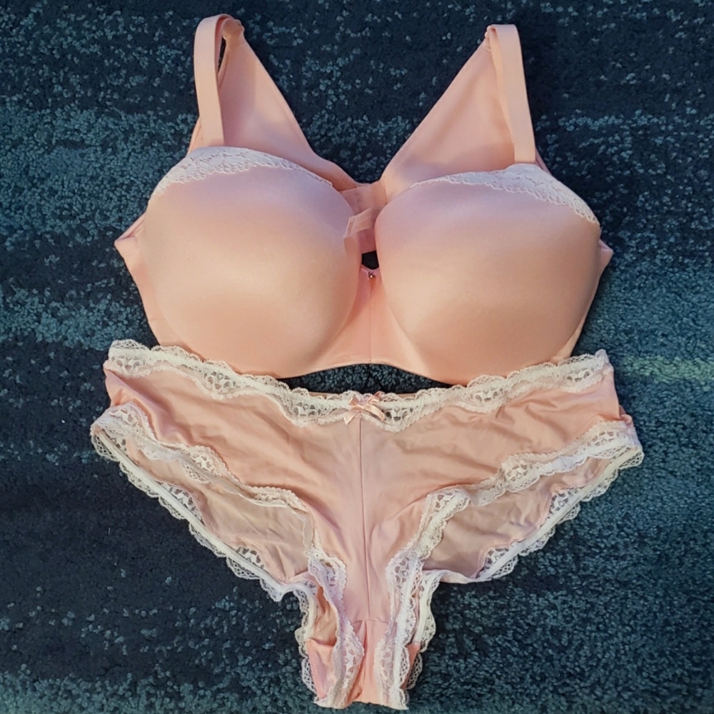 Cacique Pink and White Lace Bra Set